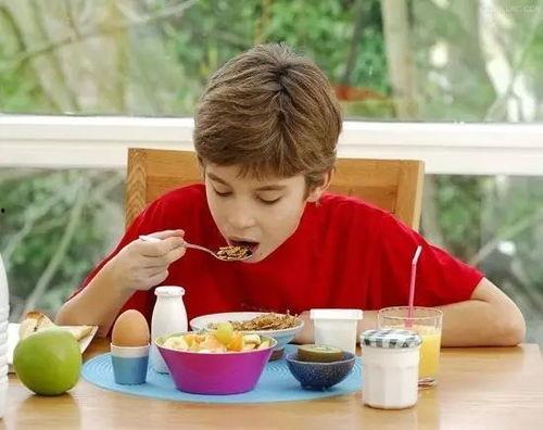 坐着吃瓜不腰疼,坐观风云，不忧己身